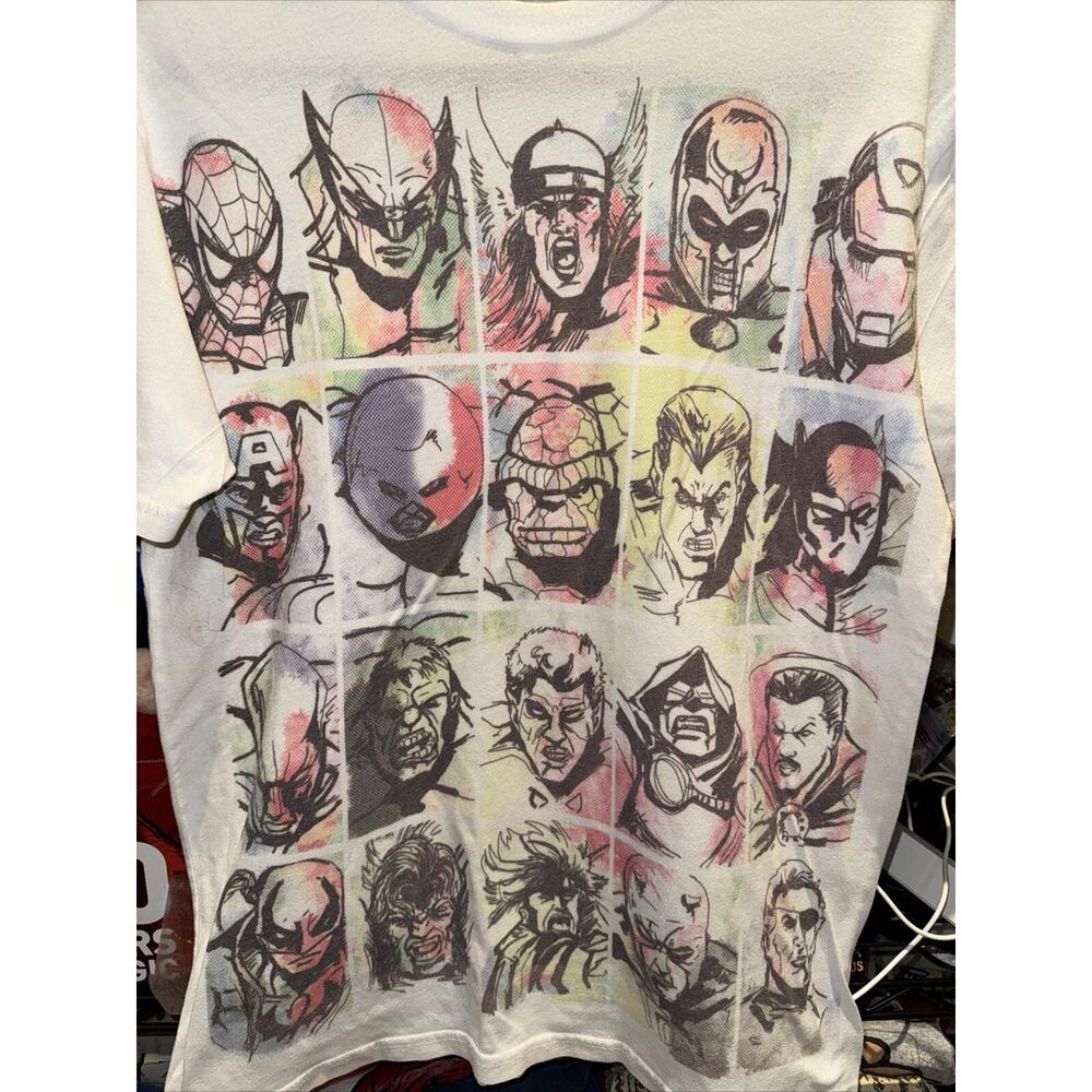 Y2K 2011 Marvel Superheroes White Shirt Size Medium - Picture 2 of 4